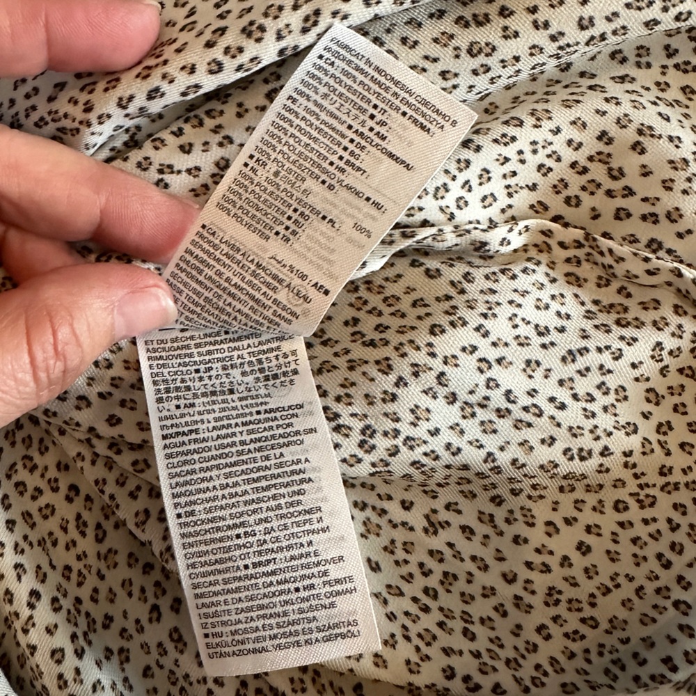 Banana Republic sleeveless blouse medium animal print cheetah button front - Picture 12 of 15